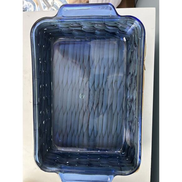 Cobalt Blue Anchor Hocking 2 Qt Baking Dish w/ Woven Basket 8" x 11" Casserole - Picture 6 of 10